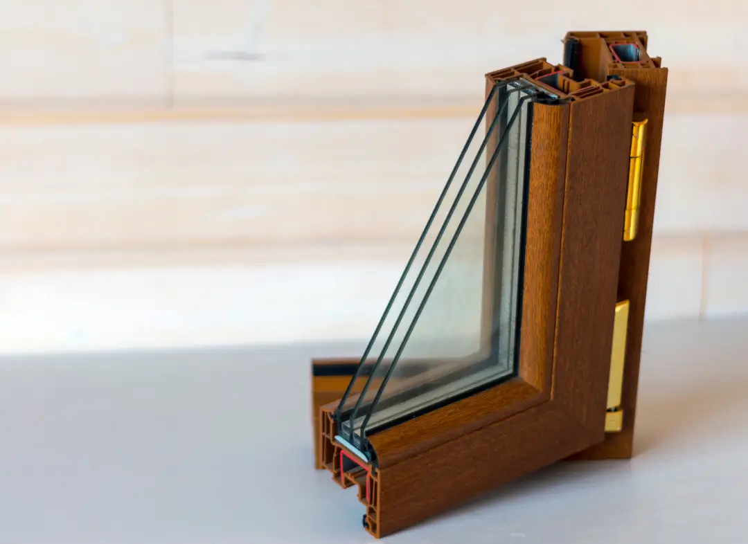 Installation de fenêtre en bois sur mesure Sèvremont